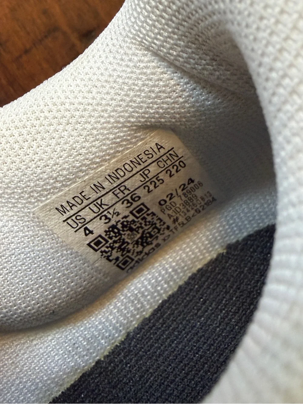 adidas youth sneakers